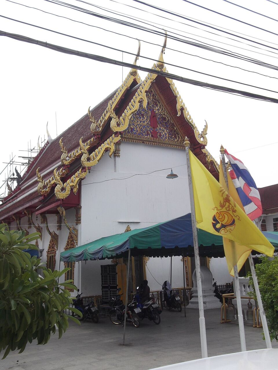 วัดเพชรสมุทรวรวิหาร (หลวงพ่อวัดบ้านแหลม)