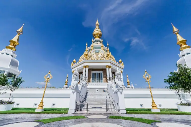 วัดทุ่งเศรษฐี มหารัตนเจดีย์ศรีไตรโลกธาตุ