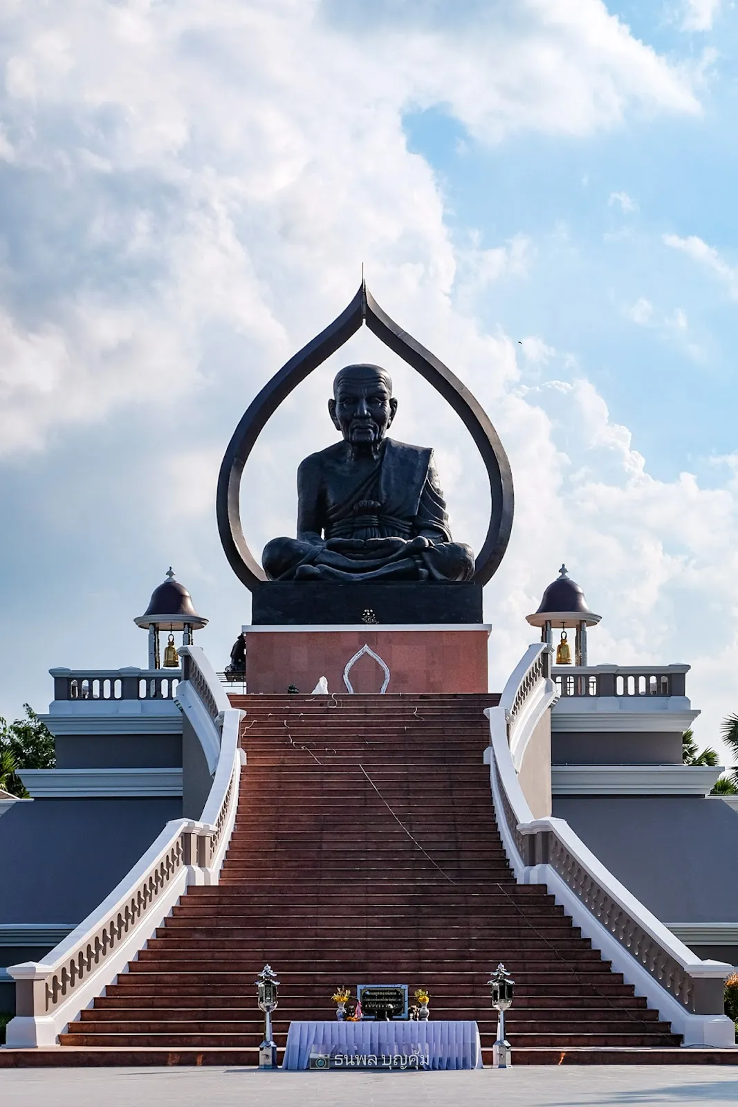 หลวงปู่ทวดองค์ใหญ่