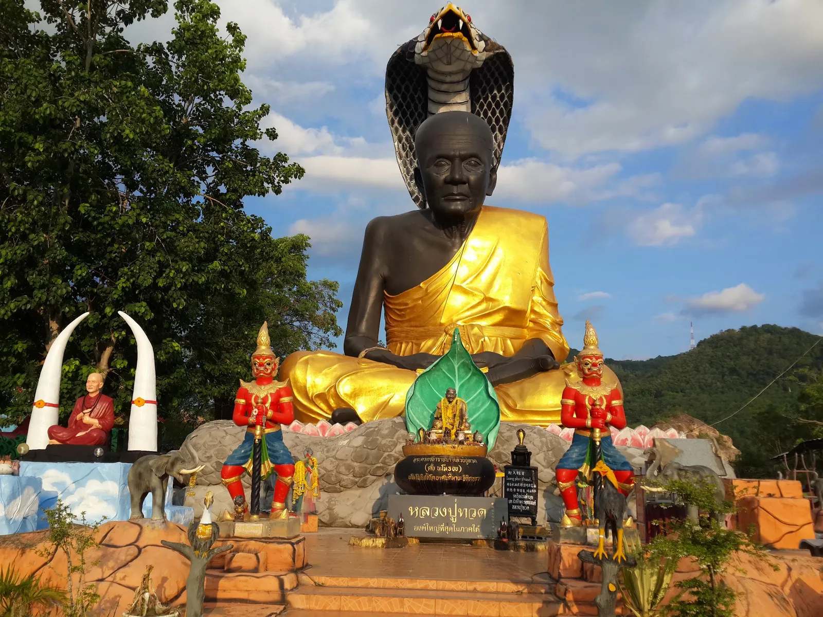 หลวงปู่ทวดองค์ใหญ่ที่สุดในภาคใต้