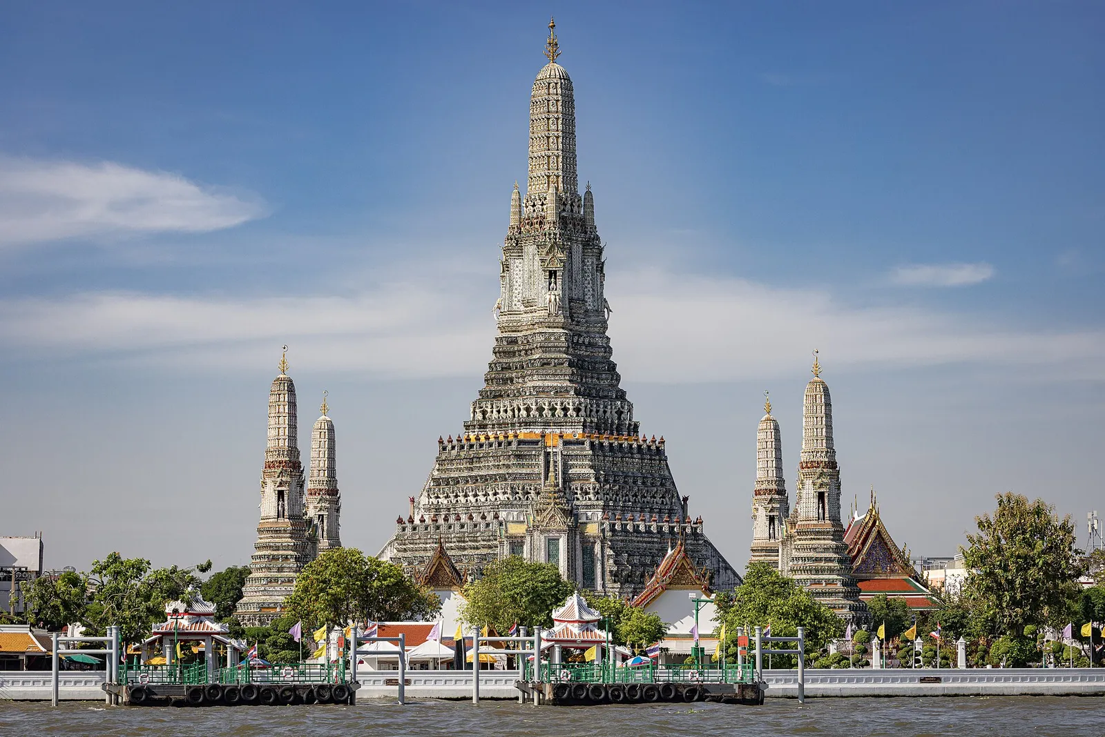 วัดอรุณราชวรารามราชวรมหาวิหาร