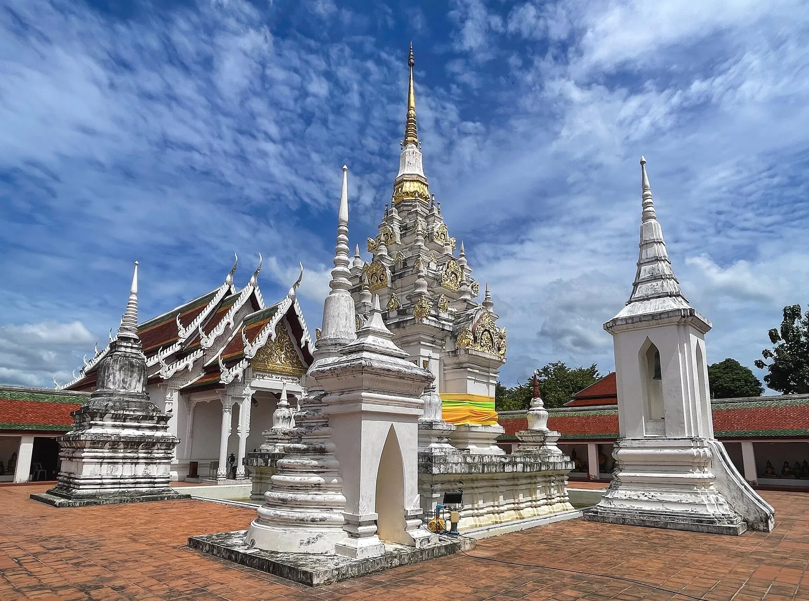 วัดพระบรมธาตุไชยาราชวรวิหาร