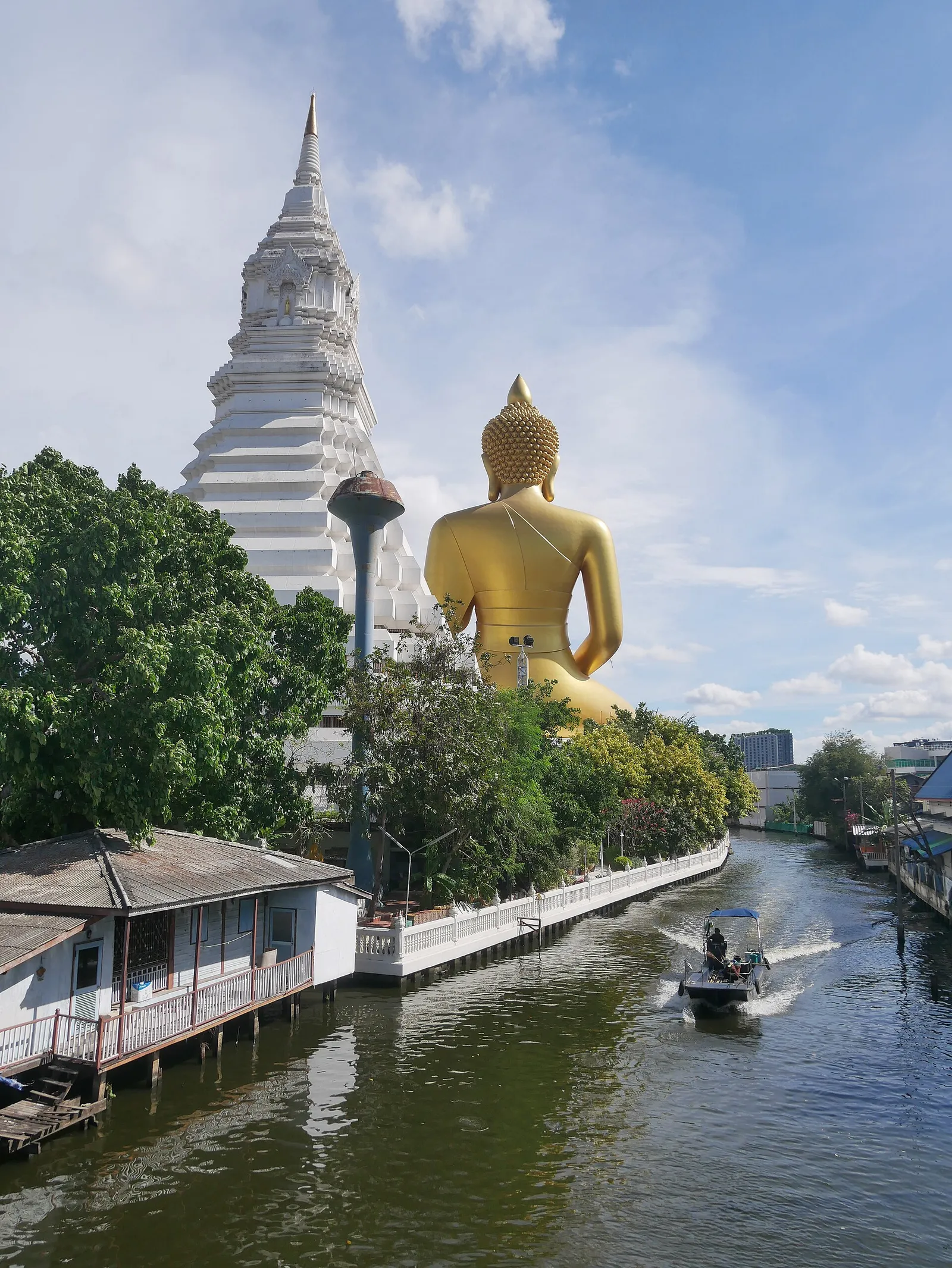 วัดปากน้ำภาษีเจริญ