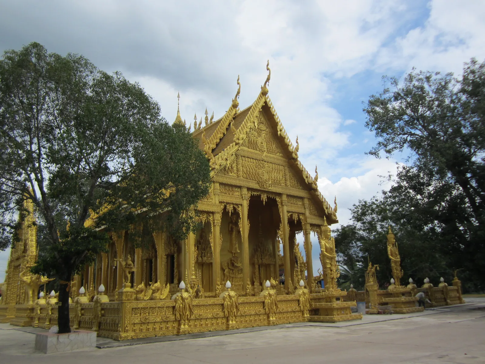 วัดปากน้ำโจ้โล้