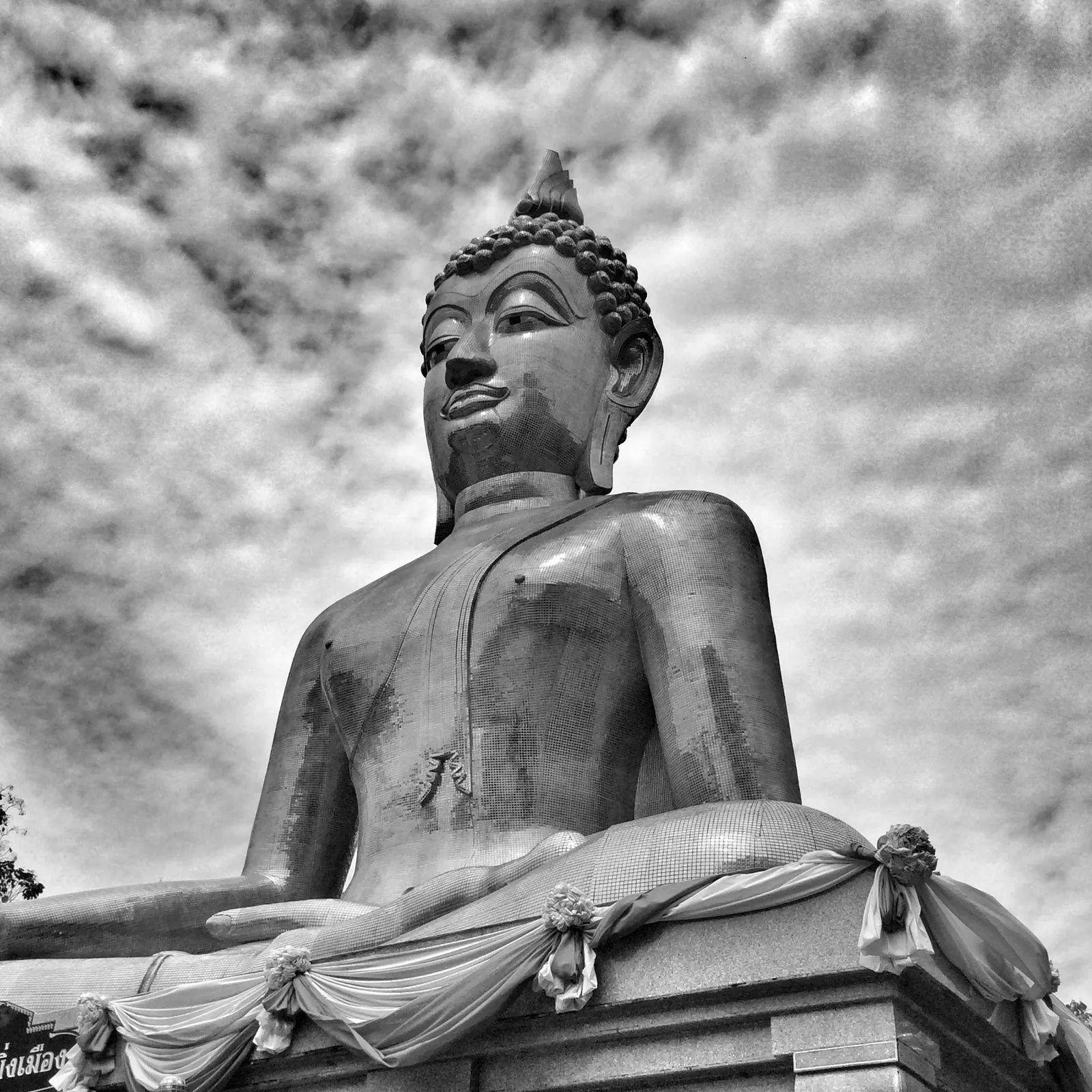 พุทธอุทยาน และพระมงคลมิ่งเมือง