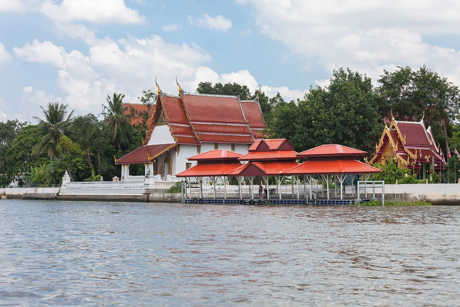 วัดกลาง