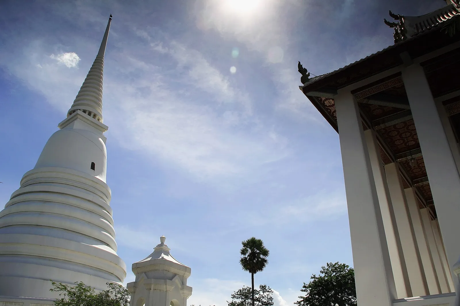 วัดเฉลิมพระเกียรติวรวิหาร