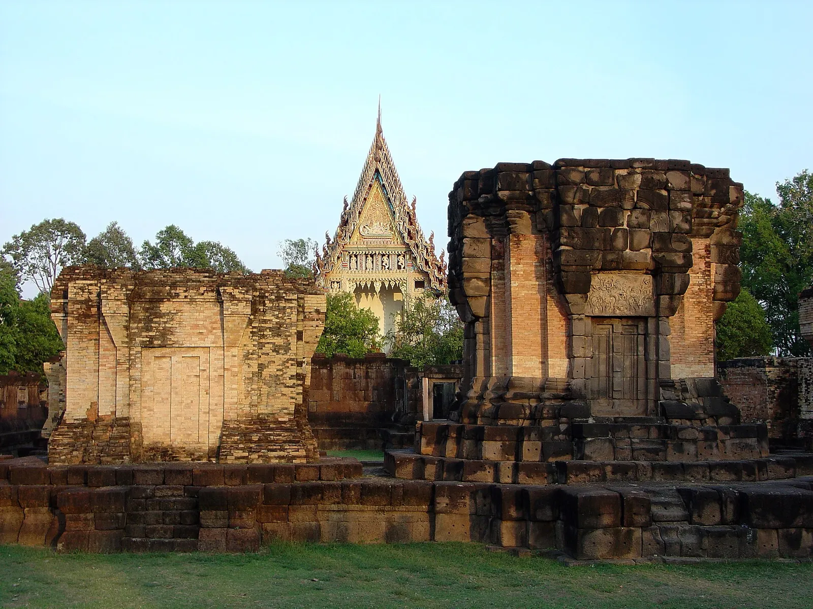 ปราสาทสระกำแพงใหญ่