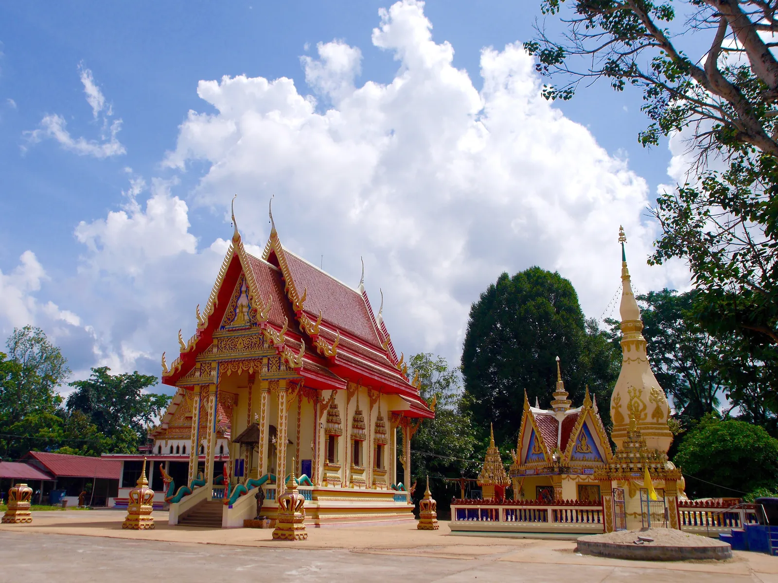 วัดพระธาตุหาญเทาว์