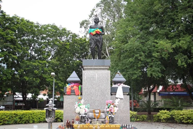อนุสาวรีย์พระนครศรีบริรักษ์บรมราชภักดี