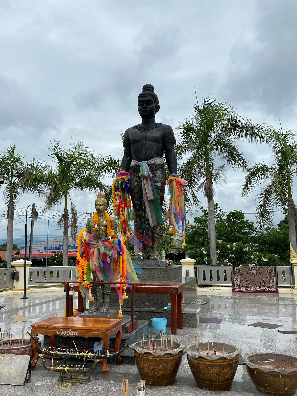 อนุสาวรีย์พ่อขุนผาเมือง