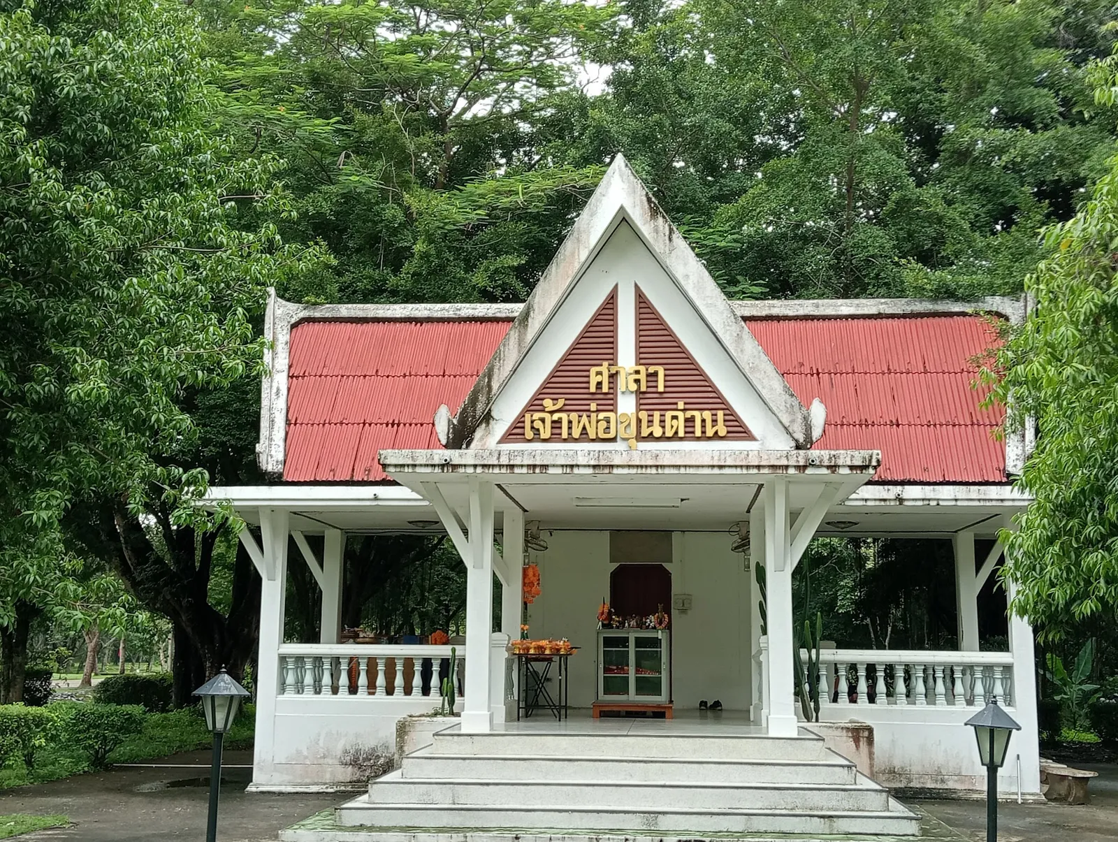 ศาลเจ้าพ่อขุนด่าน วัดดง