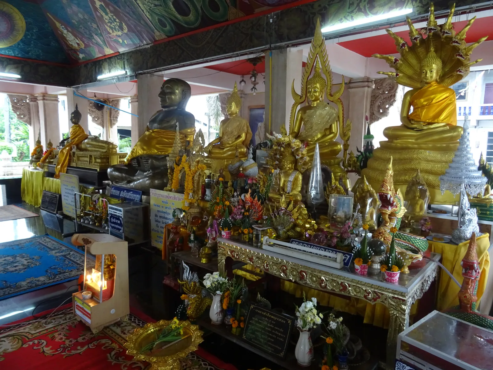 พระธาตุกลางน้ำ พระธาตุหล้าหนอง