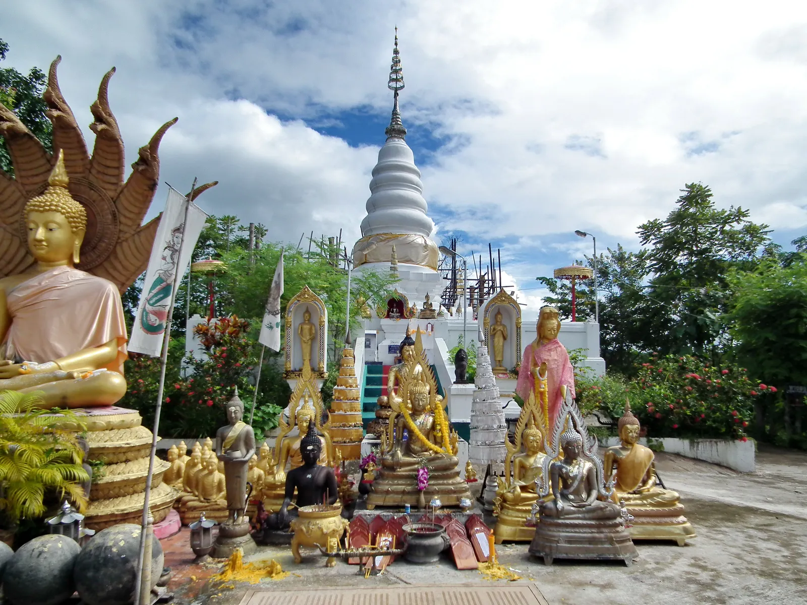 วัดพระธาตุดอยเล็ง