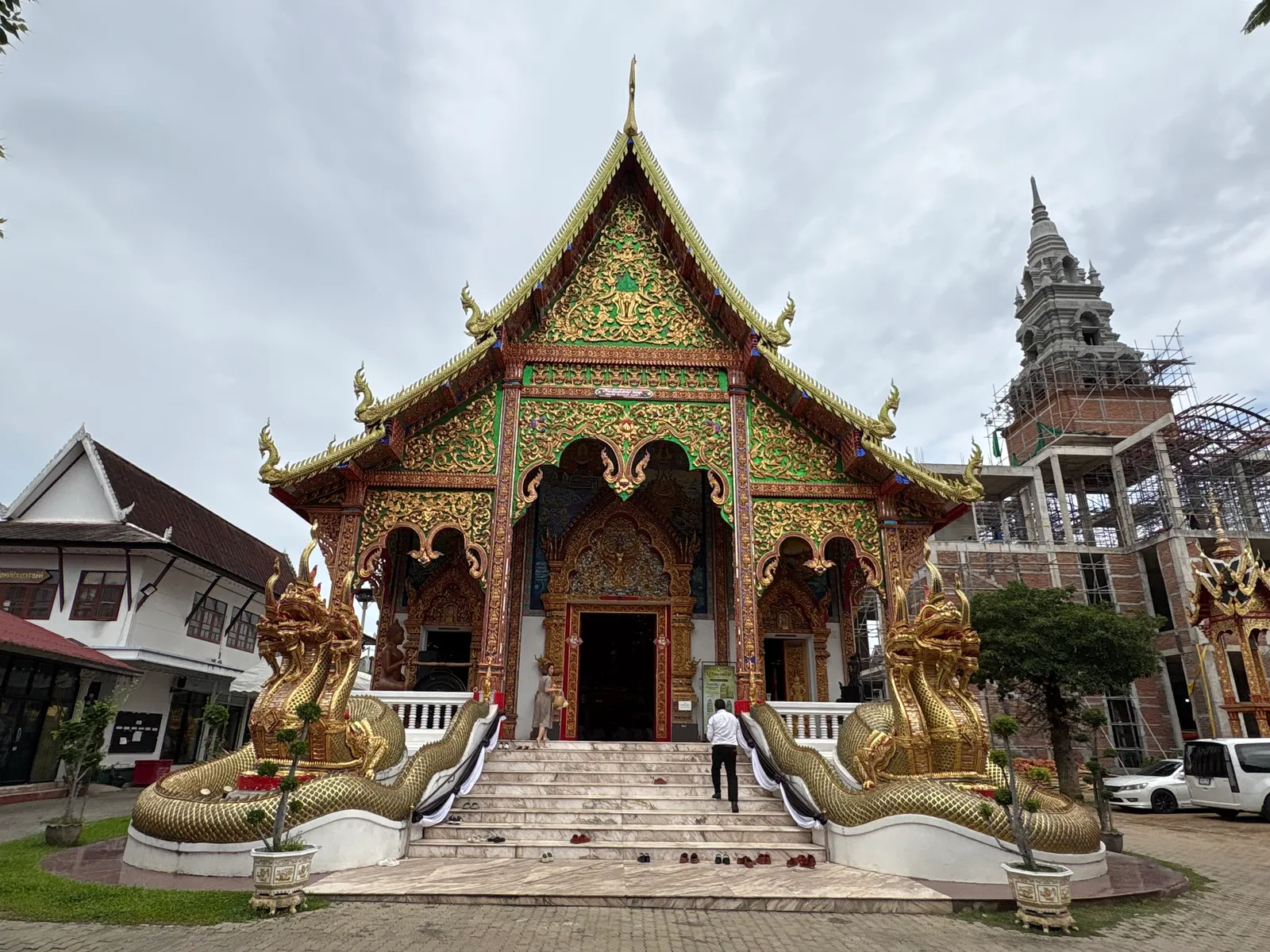 วัดมหาวัน (วัดพระรอด)