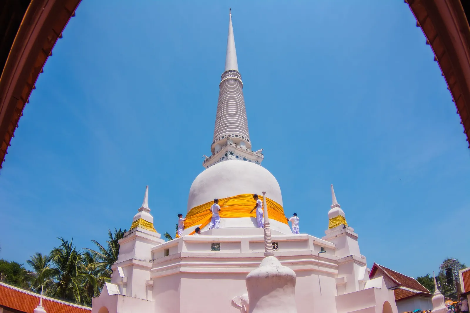 วัดพระบรมธาตุเจดีย์เขียนบางแก้ว