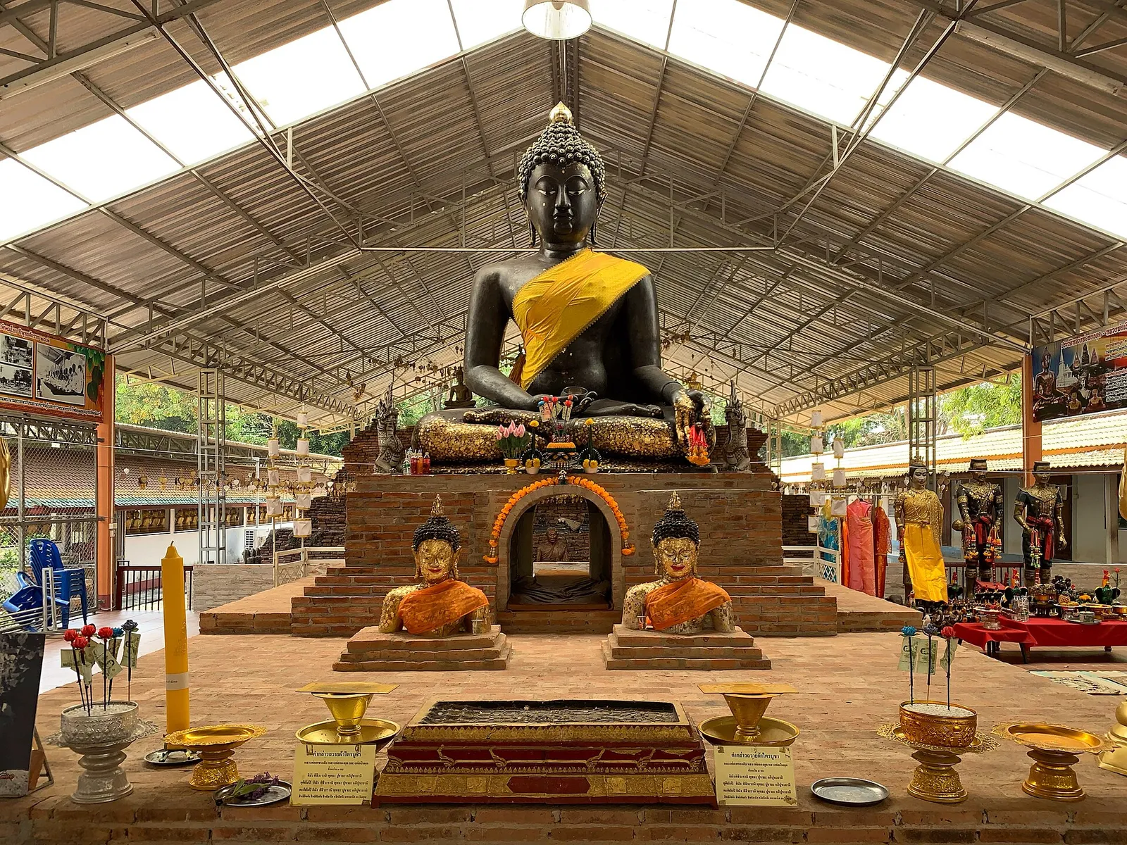 วัดโพธิญาณ (หลวงพ่อทองผุด-เงินผุด)